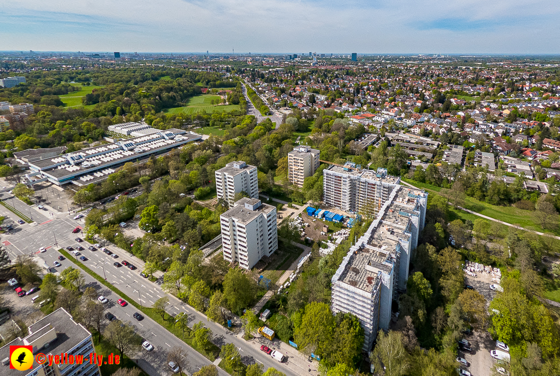 04.05.2023 - Luftbilder von der Fassadensanierung an der Kurt-Eisner-Straße in Neuperlach